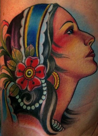 Nő cigány tetoválás tervezés