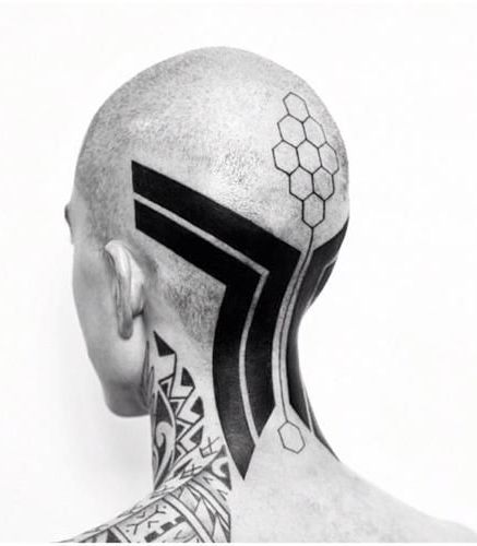 Maori és geometriai formátumú haj tetoválás tervezés