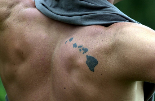 Kis hawaii tetoválás tervezés