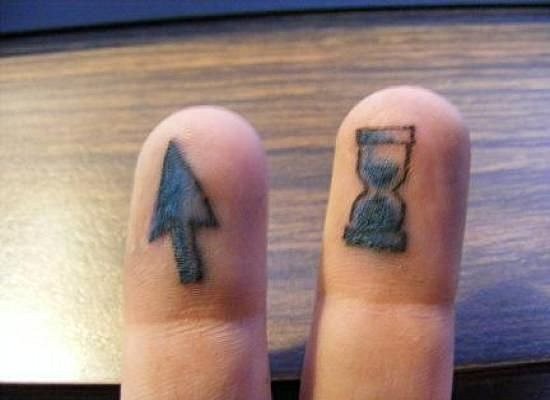 Finger timeglas tatoveringsdesign