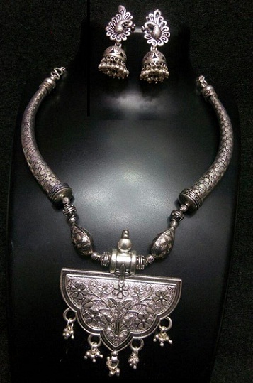lenyűgöző-templom-ezüst-ékszer-nyaklánc és fülbevaló