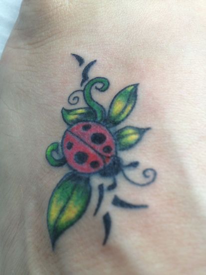 Kis méretű Lady Bug Tattoo Design