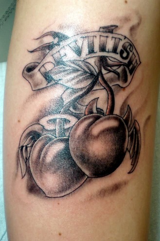 Kívánatos cseresznye tetoválás