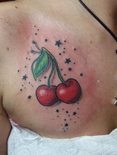 Kirsebær med stjernemønster tatovering