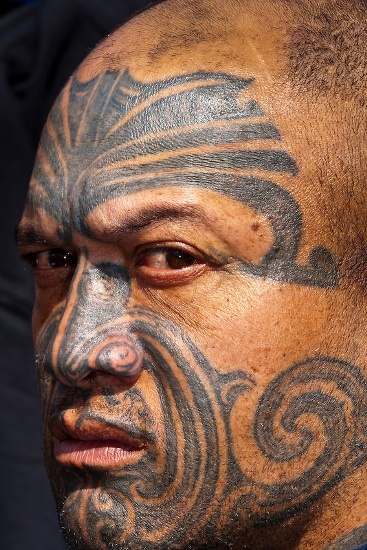 Törzsi arcmaszk tetoválás tervezés