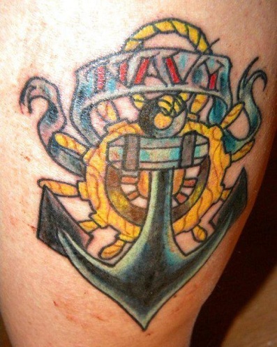 Színes haditengerészeti tetoválás