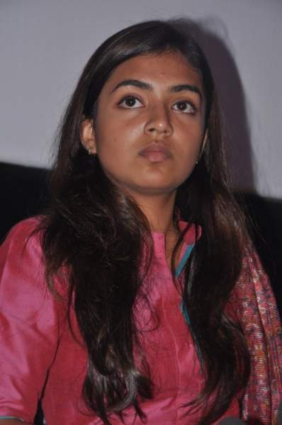 Nazriya uden makeup 2