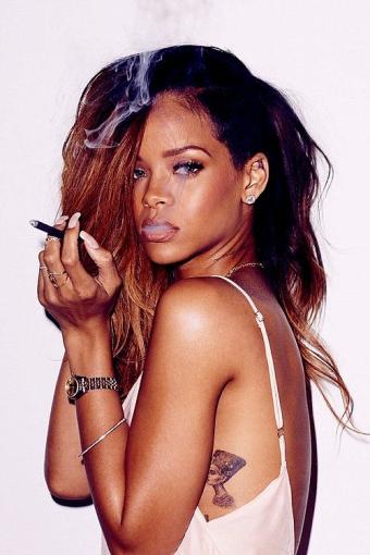 Lille egyptisk Rihanna Tattoo Design