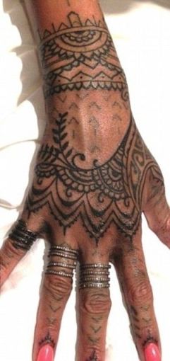 Törzsi Rihanna Tattoo Design