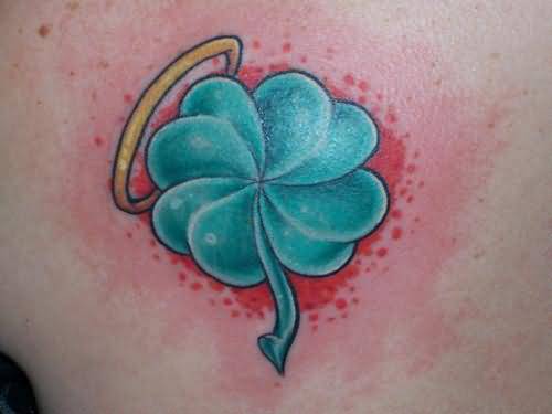 Miniatyr shamrock tatovering