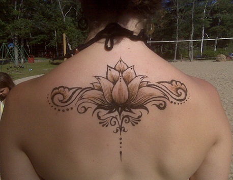 Skulder Henna Designs-lotus i skulderen