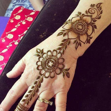 Clever Crescent Mehendi Designs til Ramzan