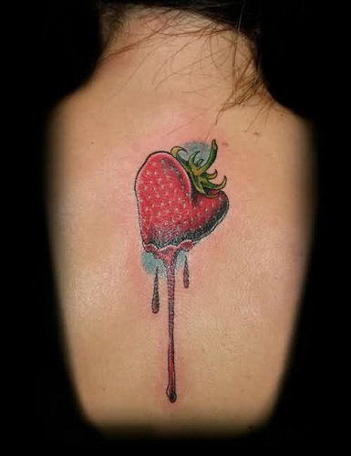 Smeltende jordbær tatovering