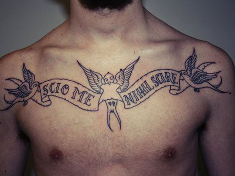 Stilfulde latinske tatoveringsdesigner og ideer