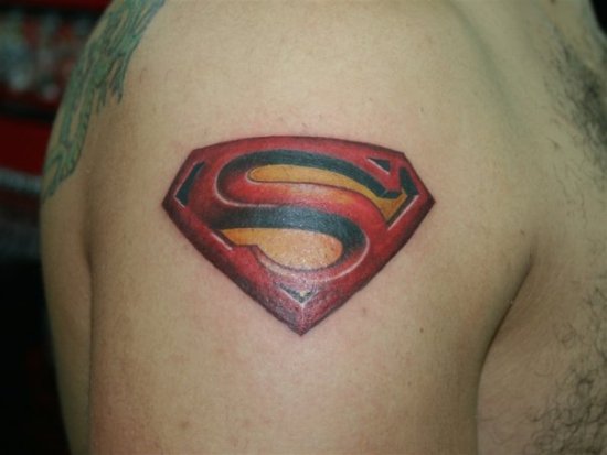 3D hatás Superman tetoválás tervezés