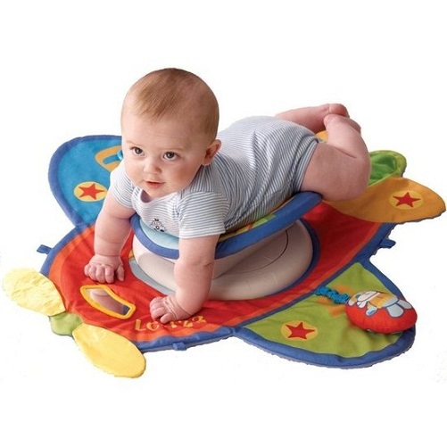 Játékok 4 hónapos babának - A repülőgép szőnyege
