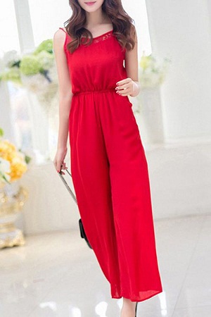 Spagetti pántos, széles lábszárú, piros színű öltöny