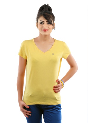 Kegyes sárga pólók nőknek