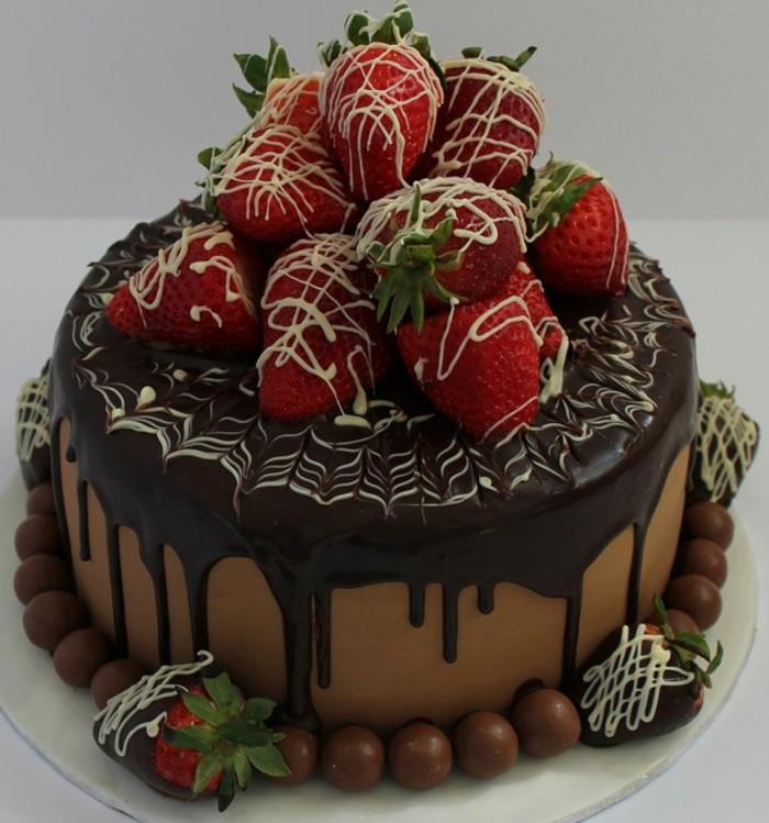 kakku koristelu ideoita mansikoilla fancy suklaakakku syntymäpäivä