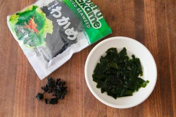 perinteinen japanilainen miso -keittoresepti wakame kuivattu