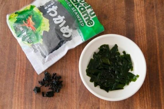 perinteinen japanilainen miso -keittoresepti wakame kuivattu