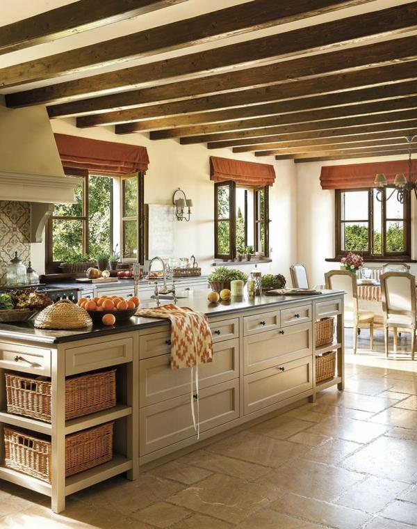 sisustusideoita puukalusteet koristeellinen katto keittiösaari