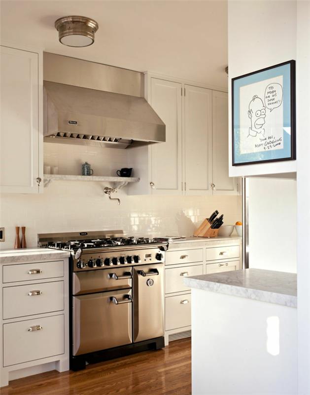 unelma talo muusikko moby keittiö valkoiset seinälaatat keittiökaapit