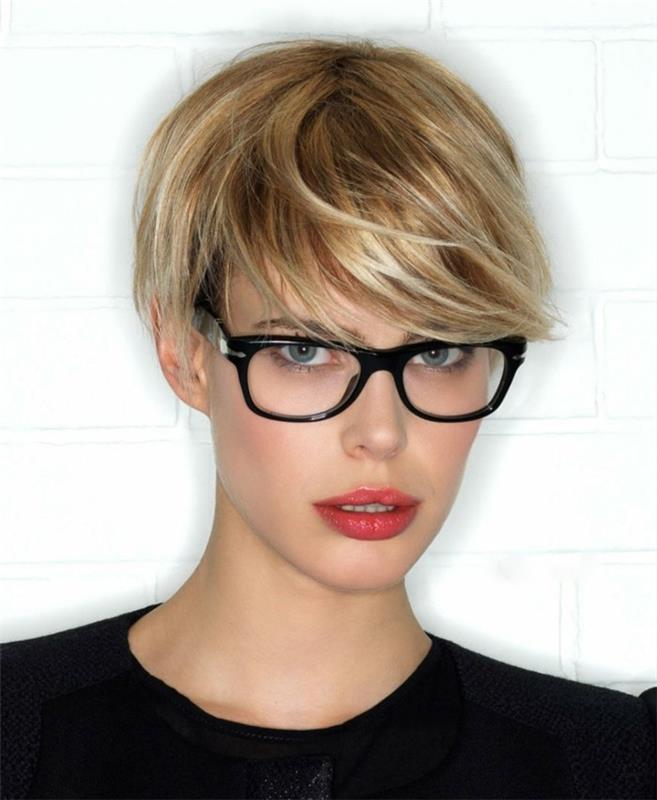 trendikkäitä kampauksia naisille 2017 balayage pixie lyhyet hiukset