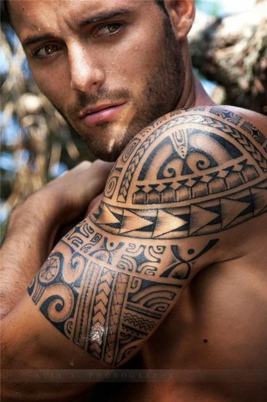 heimo motiivi maori olkavarretatuointi miesten tatuointi