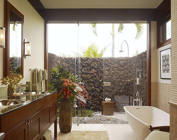 trooppinen kylpyhuoneen seinä laavakivistä korkea puinen maljakko