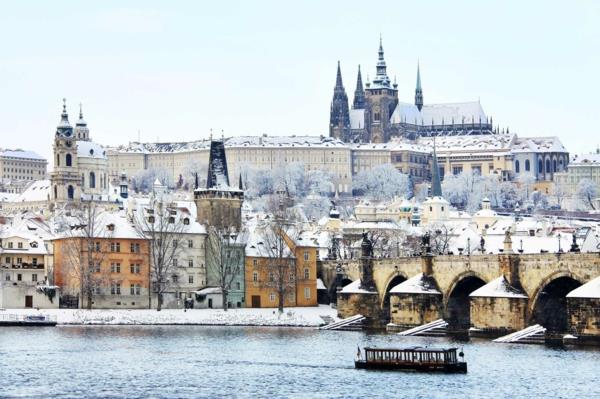 Tšekin tasavallan matkailu Prahassa talvella