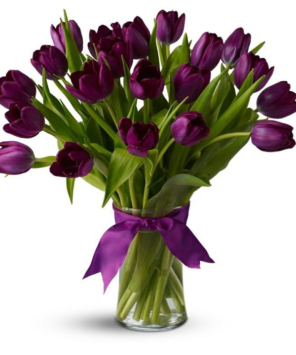 tulppaanit tumman violetti lasimaljakko kauniita sisustusideoita