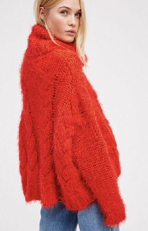 Fuzzy Turtleneck pulóver