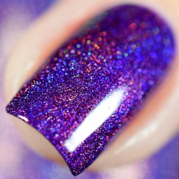 Vuoden ultravioletti kynsisuunnittelu pantone -väri