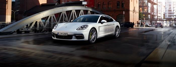 ympäristöystävälliset autot ilman saastumista Porsche Panamera 4 E-Hybrid