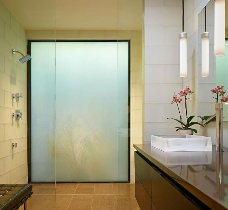 ympäristöystävällinen sisustus moderni kylpyhuone laatat aasialainen tyyli