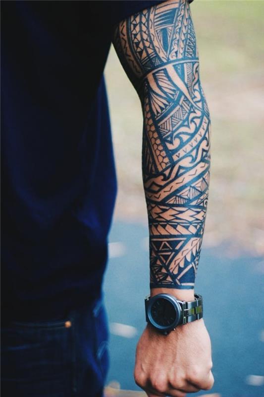 kyynärvarren olkavarren maori tatuointi miesten tatuointi