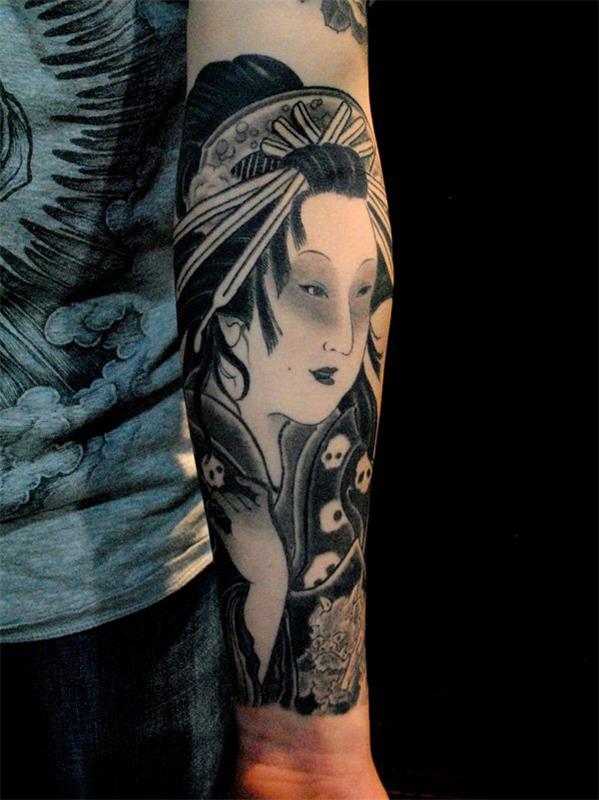 kyynärvarren tatuointimallit aasialainen nainen