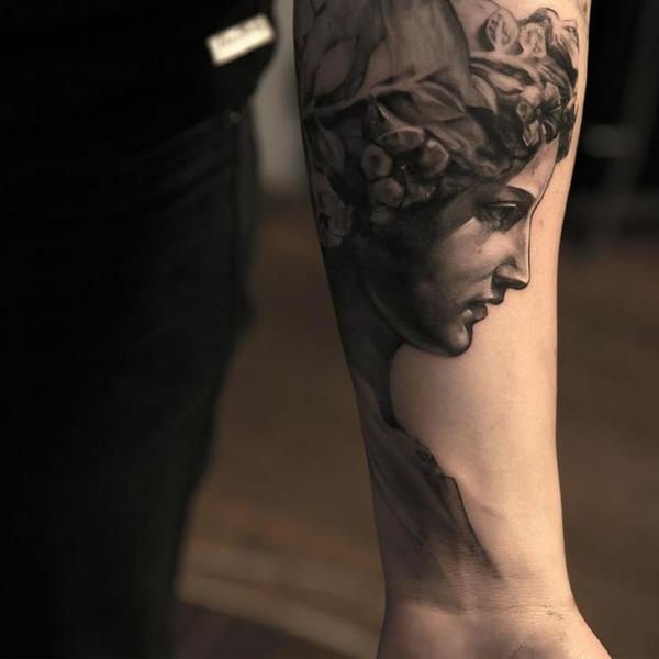 Mallit patsas roomalainen olkavarren ja kyynärvarren tatuointiideoita