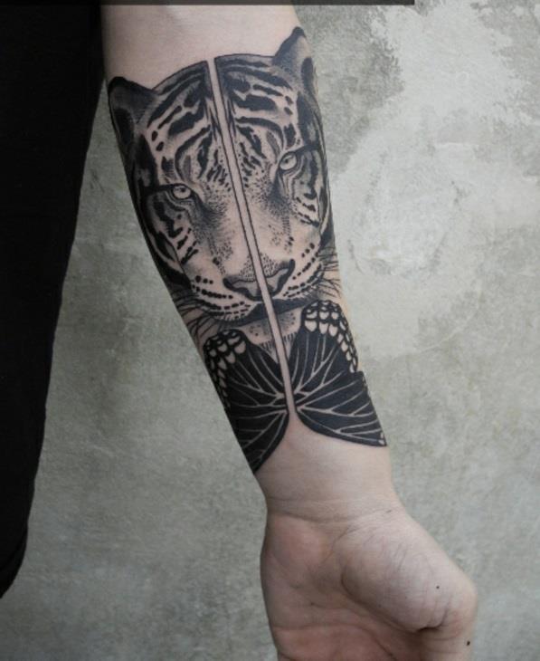kyynärvarren tatuointimallit tiikeri musta