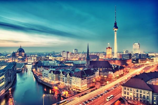 lomakohteet Eurooppa berliini yö kaupunki panoraama