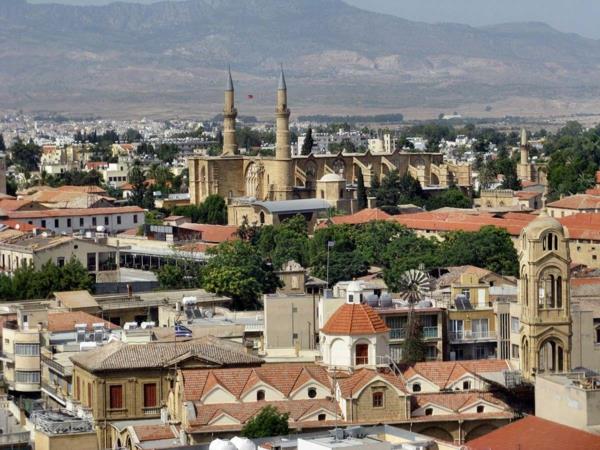 lomakohteet Eurooppa Kypros nikosia luostari moskeija