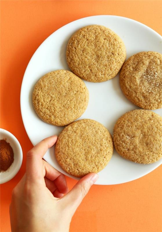 vegaani leipoo yksinkertaisia ​​keksejä
