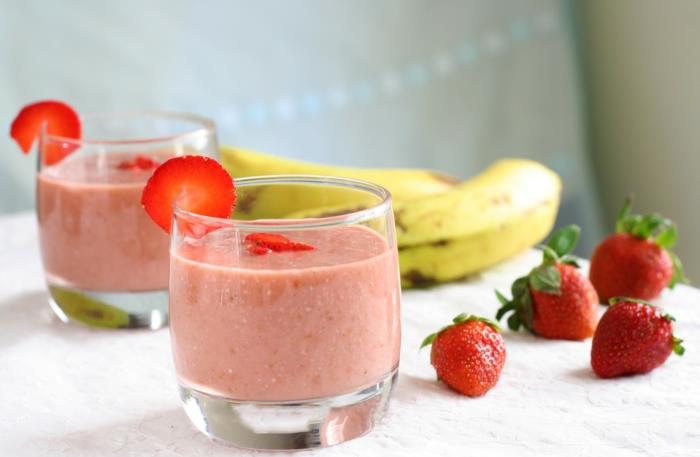 vegaaniset reseptit kaurapuuro smoothie mansikat banaanit