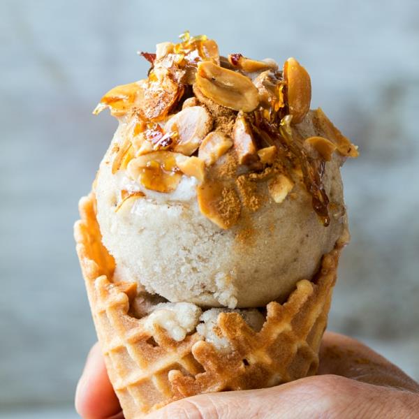 Valmista vegaaninen Nice Cream -jälkiruokaidea
