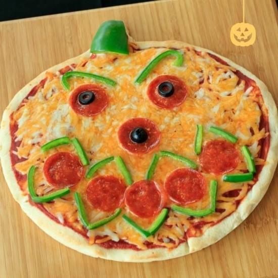 ideoita kasvispizzan täytteisiin halloweeniksi