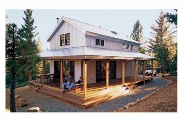 veranta rakentaa amerikkalaisia ​​puutaloja kuistilla