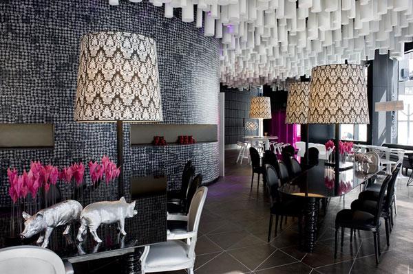 yhtenäiset värit barcelo raval hotel design lattiavalaisimet ravintola päivä