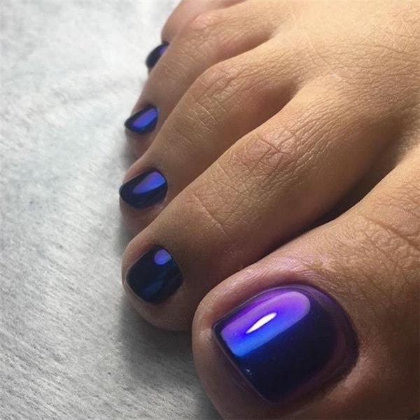 violetti sininen metallinen varpaankynnet kynsien muotoilu
