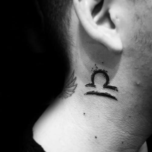vaaka horoskooppi pienet tatuoinnit miehet